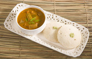 Idli Sambar (per Plate)