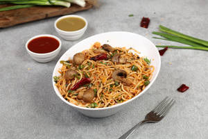 Mushroom Schezwan Noodles (large)