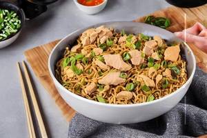 Egg Chicken Hakka Noodied