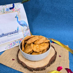 Namkeen Mathri