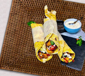 Achari Paneer Roll