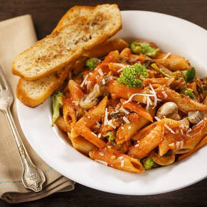 Overloaded Mix. Sauce Grilled Chicken Penne