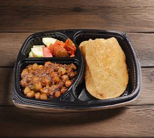 Chole Bhature [2 Bhature] Combo [Without Onion & Garlic]