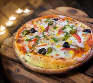Classic capsicum pizza
