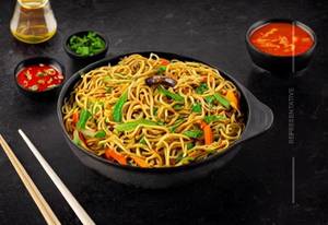 Veg Chilly Garlic Noodles