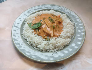 Veg Thai Red Curry With Steamed Rice Combo
