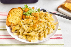 Mac & Cheese With Garlic Bread [2 Pieces]
