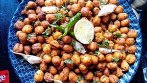 Roasted Chana Lehsooni