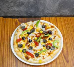 Corn and olives pizza