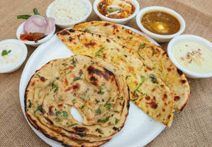 Paneer Butter Masala [500 Ml] Box + 6 Tandoori Butter Roti