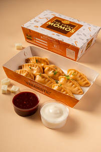 Exotic Paneer Momos [8 Pieces]