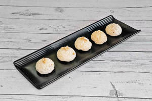 Kaju Macaroons (180 gms)