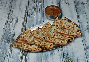 Mutton Keema Naan (kaka's Special) With Gravy