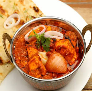 Paneer Do Pyaza + 8 Butter Roti
