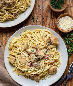Chicken  Spaghetti Alfredo