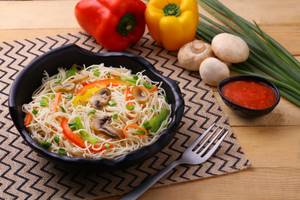 Veg Hakka Noodles