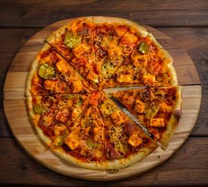 Tandoori paneer pizza