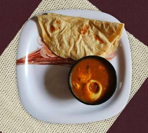 Egg curry + 3 chapati