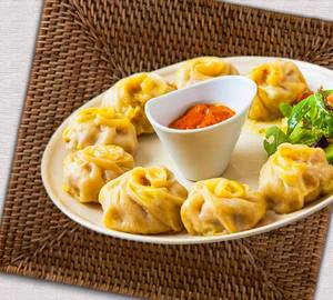 Veg Momo With Soup [ 8 Pieces] [250Ml]