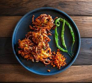 3 Pyaz Pakoda With Soup [ 250 Ml]