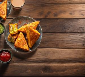 3 Butter Bread Pakoda With Soup [ 250 Ml]