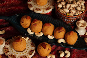 Sp Besan Laddu.