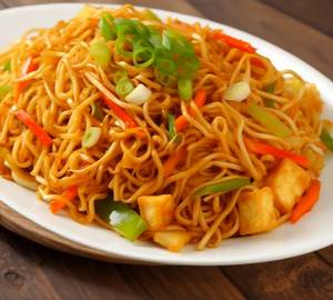 Cheese Hakka Noodles with soup [250 ml]