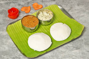 Idli With  Vadacurry