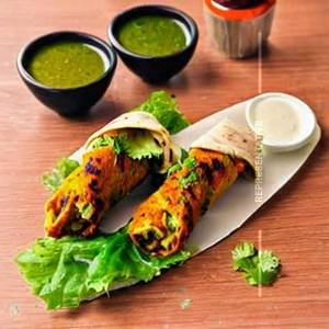 Chicken Boti Kabab Roll(Double Egg)
