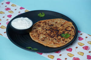Gobhi Paratha With Dahi