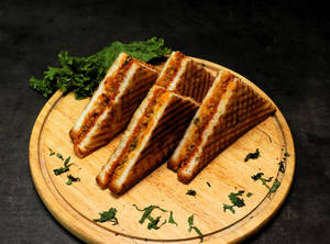 Spicy Chicken Keema Delight Sandwich