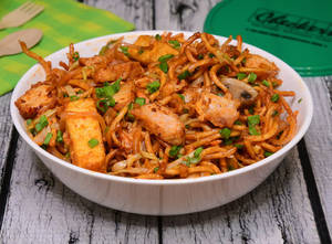 Crispy Singapore Chicken Noodles