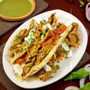 Garlic Chicken Cheese Shawarma