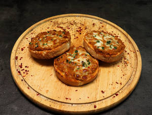 Spicy Chicken Keema Delight [3 Pieces]