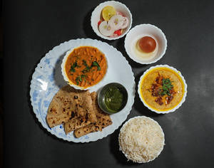 Sev Tamatar Thali