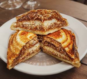 Chocolate Cheese Sandwich Tosted
