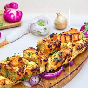 Chicken Tikka Stuffed Garlic Bread