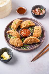 Hot & Crispy Masala Paneer Momos (6 Pcs)