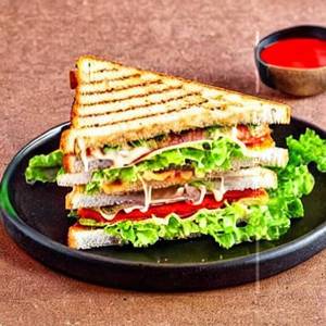 Chicken club sandwich