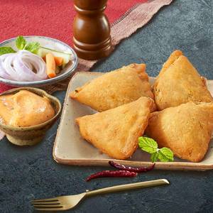 Cheesy Triangles (10 Pcs)