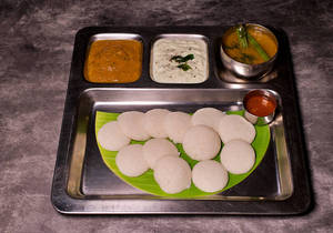 Mini Idlies & Sambar [12 Pieces]