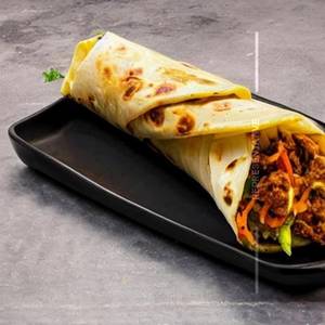 Cheesy shawarma roll