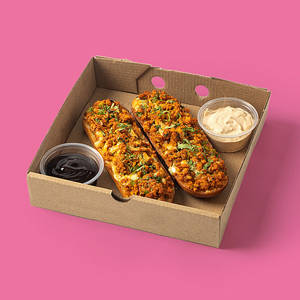 Cheesy Keema Garlic Bread