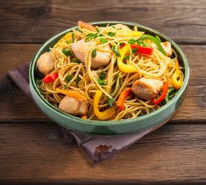 Schezwan Chicken Chowmin
