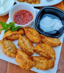 Fried Paneer Momos [5 Pieces]