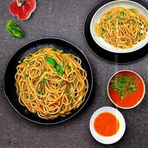 Veg Spaghetti in Garlic Sauce