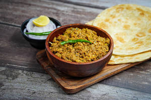 Paratha And Chicken Kheema Meal - Serves 1
