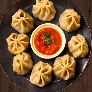 Veg Momos Steamed [8 Pcs]