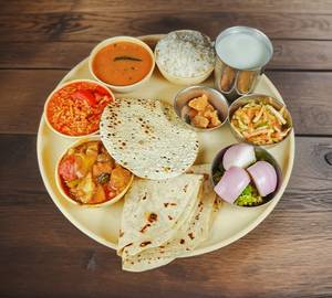 Special Kathiyawadi fix Gujarati Thali