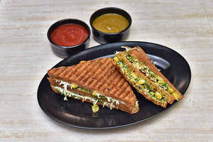 Spinach Corn  & Paneer Sandwich [v]